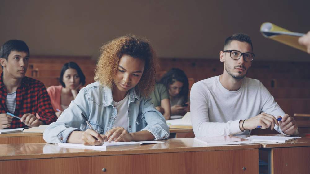 Etudiants dans un auditoire